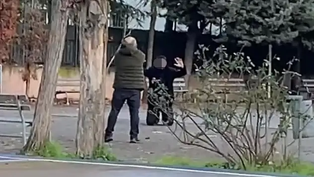 Okul bahçesinde silahlı rehine olayı