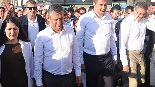 Özgür Özel: İktidar yürüyüşünün önünden çekilin