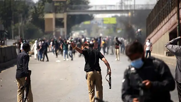 Pakistan'da ABD Konsolosluğu protestoları: 9 ölü 36 yaralı