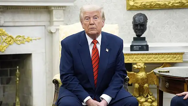 Trump duyurdu:  ABD, İran'a ait 270 metre uzunluğundaki kargo gemisini vurdu