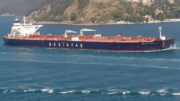 Türk şirketine ait petrol tankeri Karadeniz açıklarında saldırıya uğradı