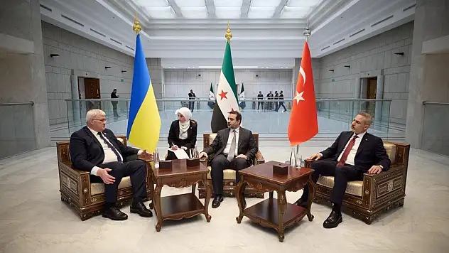 Türkiye, Suriye ve Ukrayna arasında üçlü görüşme