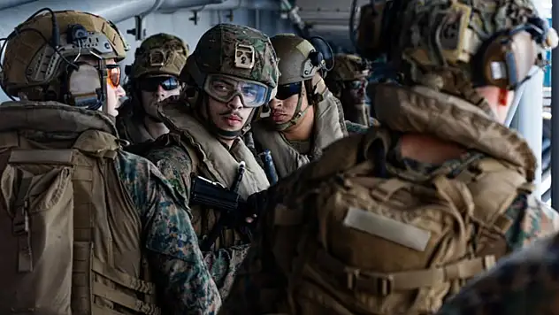 USS Tripoli 3 Bin 500 Personelle Orta Doğu'da