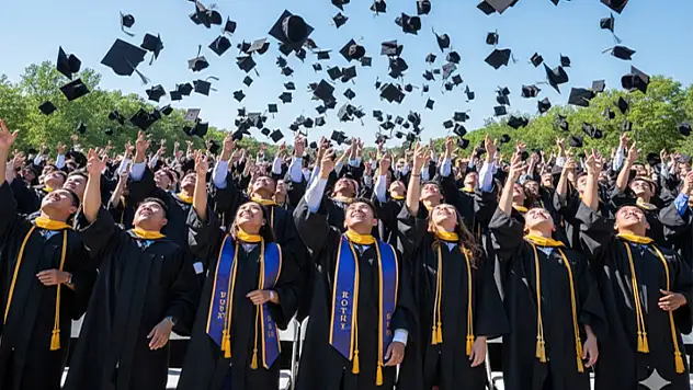 YÖK'ten 2030 Vizyonu: Başarılı öğrencilere 3 yılda mezuniyet fırsatı