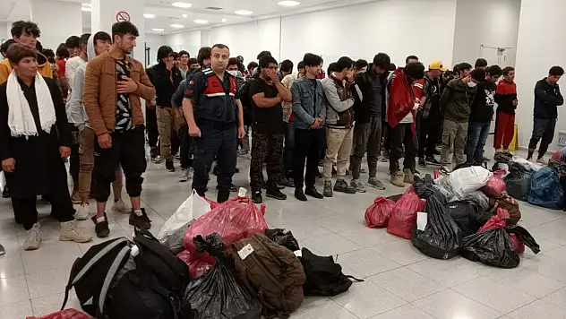 Yurt genelinde düzensiz göçmen denetimi gerçekleştirildi