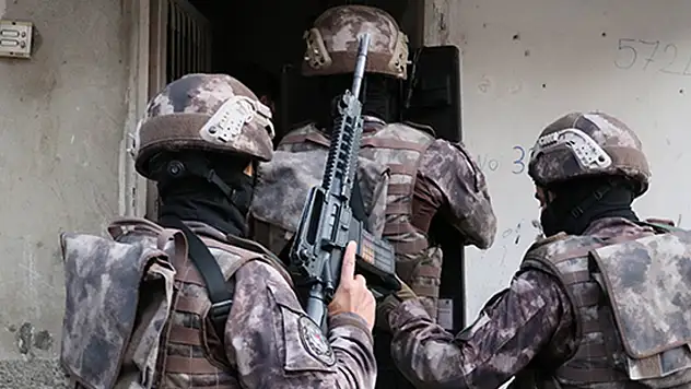 Zehir tacirlerine dev operasyon