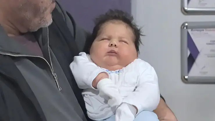 6 Kilo 150 Gram ağırlığında bebek dünyaya geldi