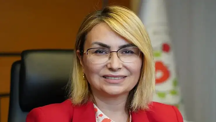 Altınova Belediye Başkanı Yasemin Fazlaca partisinden istifa etti