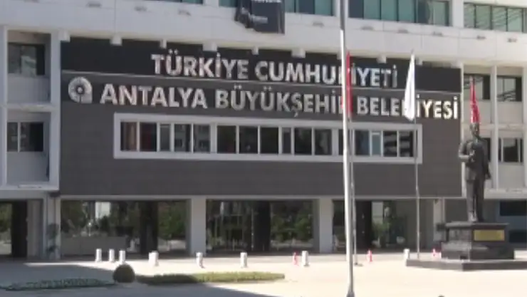 Antalya Büyükşehir Belediyesine yönelik soruşturmada 6 şüpheli gözaltına alındı