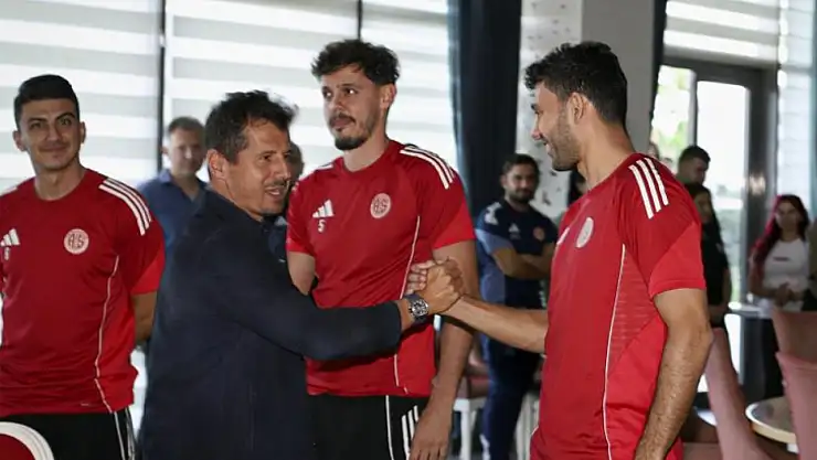 Antalyaspor'da Emre Belözoğlu dönemi sona erdi