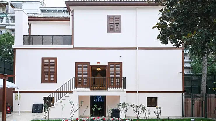 Atatürk evi ziyaretçilerini bekliyor