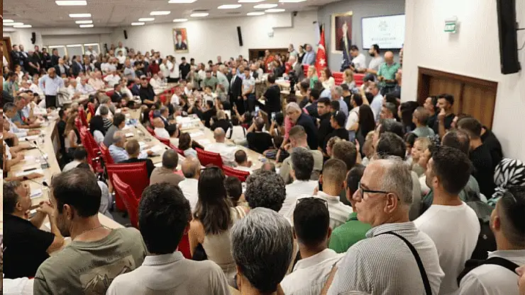 Aydın siyaseti karıştı: Çerçioğlu'nun AK Parti'ye geçişi meclisi gerdi