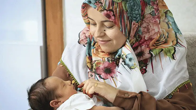 İspanya'dan getirilen altın kan anne ve bebeğin hayatını kurtardı