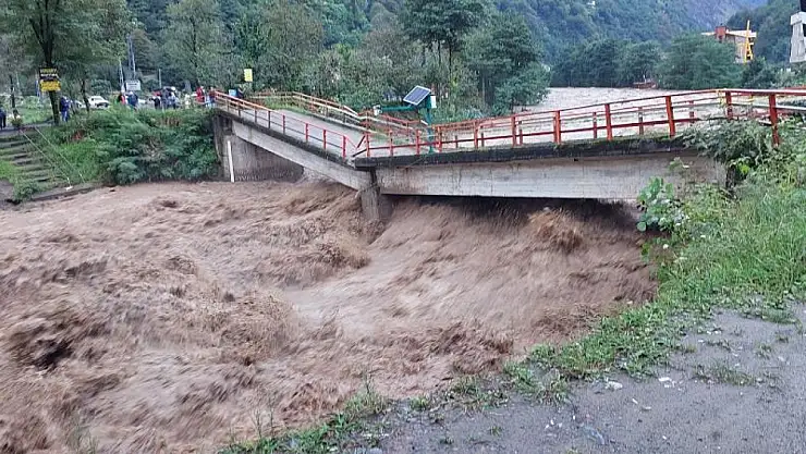 Karadeniz'i sel vurdu