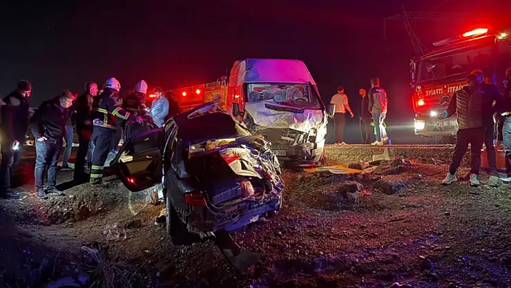 Korkunç kaza: 3 ölü, 14 yaralı