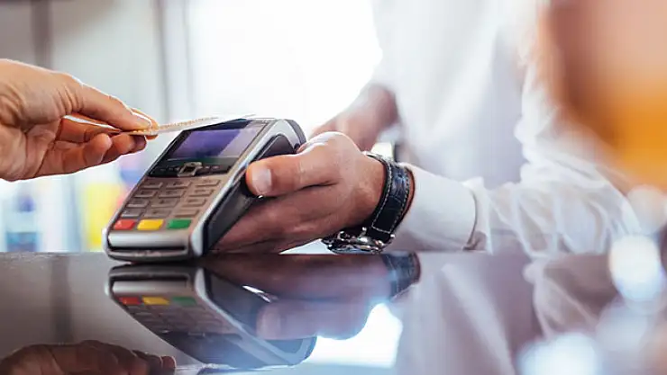 Kredi kartıyla sigara alımında komisyon alan işletmelere 200 Bin Lira ceza