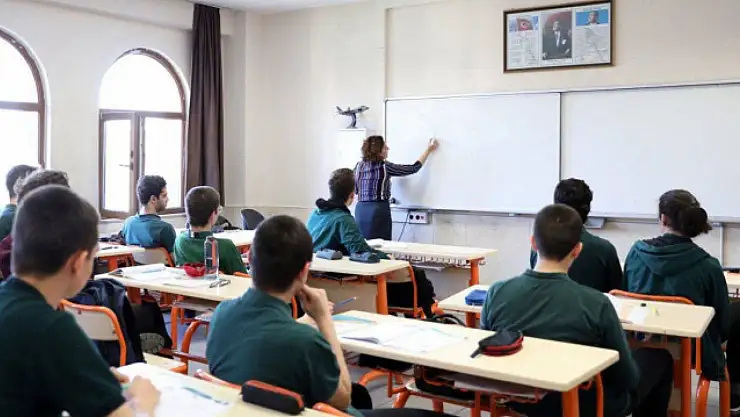 Lise eğitimi 2 yıla mı düşecek? Bakan Tekin'den açıklama