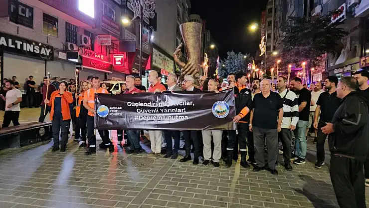 Marmara Depremi'nde hayatını kaybedenler anıldı
