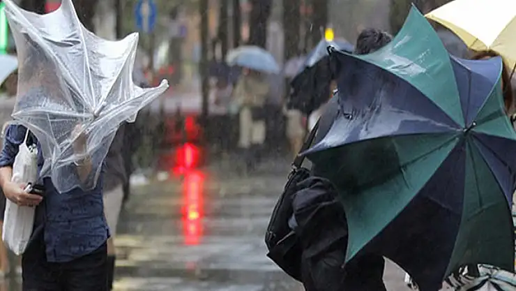 Meteoroloji'den kuvvetli yağış ve fırtına uyarısı: Bu bölgeler dikkat!