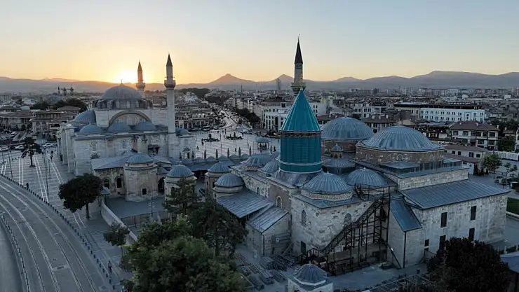 Mevlana Müzesine yoğun ilgi