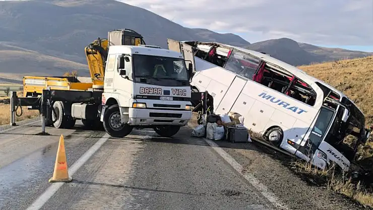 Otobüs kazasında ölenlerin kimlikleri tespit edildi