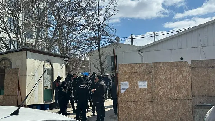 Şantiyede horlama kavgası: 60 İşçi birbirine girdi, 15 yaralı!