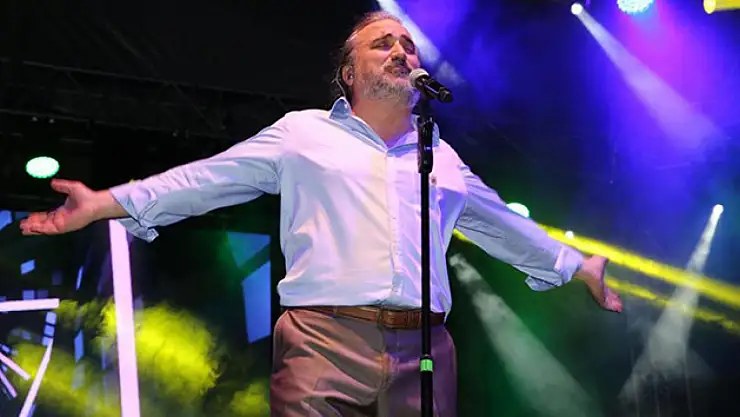 Şarkıcı Volkan Konak hayatını kaybetti