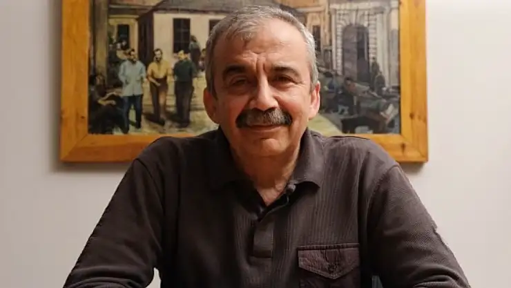 Sırrı Süreyya Önder 12 Saatlik ameliyatın ardından yogun bakıma alındı