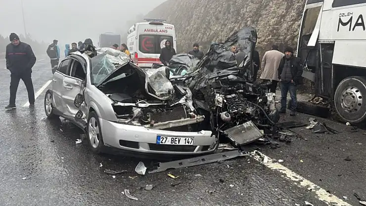 TAG Otoyolu'nda zincirleme kaza: 2 ölü, 10 yaralı
