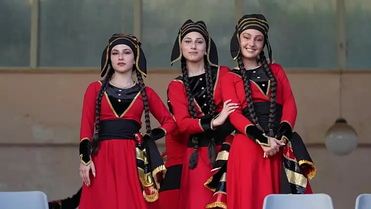 Uluslararası Halk Dansları Festivali coşkuyla başladı