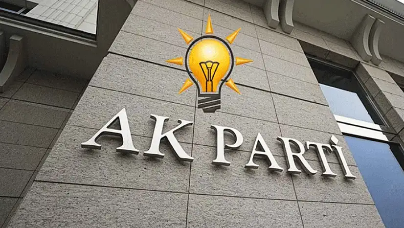 AK Parti'de 3 günde 7 istifa! Şamil Tayyar'dan dikkat çeken yorum: Mevzu derin