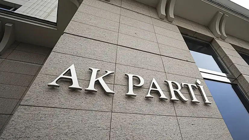 AK Parti'de 4 il başkanı görevden alındı