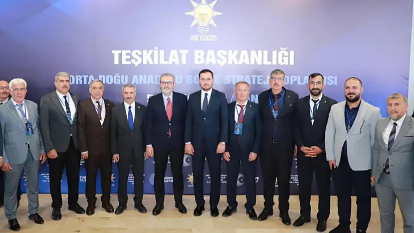 AK Parti teşkilatları strateji toplantısında buluştu: Toplantıya Elazığ İl Teşkilatı tam kadro katıldı
