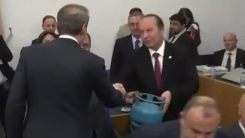 Bakan Bayraktar'ın 'Mutfakta tüp boş' diyen CHP'li vekile yanıtı gündem oldu
