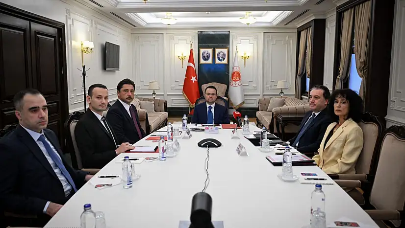 Bakan Gürlek Yunanistan'da 3 ismi masaya koyarak iadesini istedi