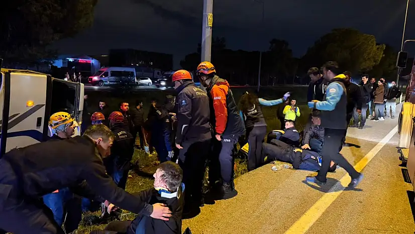 Ceza infaz kurumuna ait servis aracı devrildi: 16 yaralı