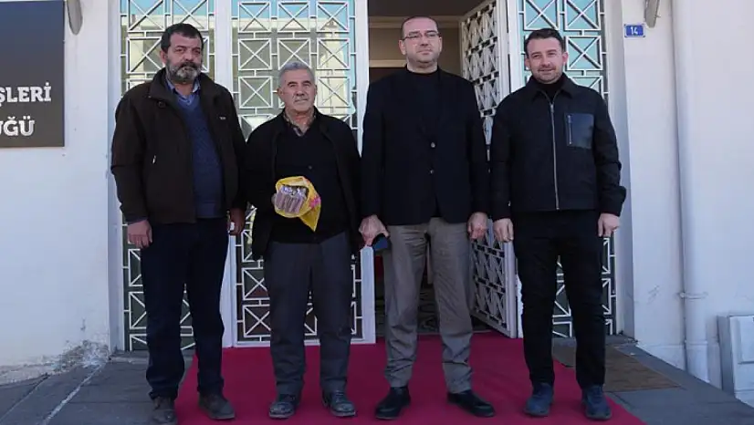 Çöpe atılan 110 Bin TL, belediye ekiplerinin dikkatiyle bulundu