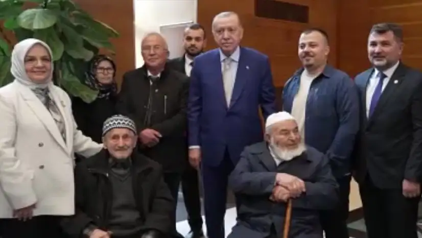 Cumhurbaşkanı Erdoğan 100 Yaşındaki Vatandaşlarla buluştu