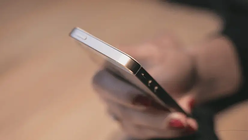 Erken yaşta akıllı telefon kullanımı ruh sağlığını tehdit ediyor