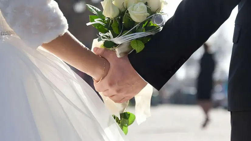 Evlenecek gençlere verilen faizsiz kredi 2026'da artıyor: 18–25 yaş için 250 bin TL destek