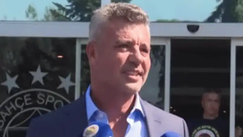 Fenerbahçe Başkanı Sadettin Saran, teknik heyet ve futbolcularla buluştu