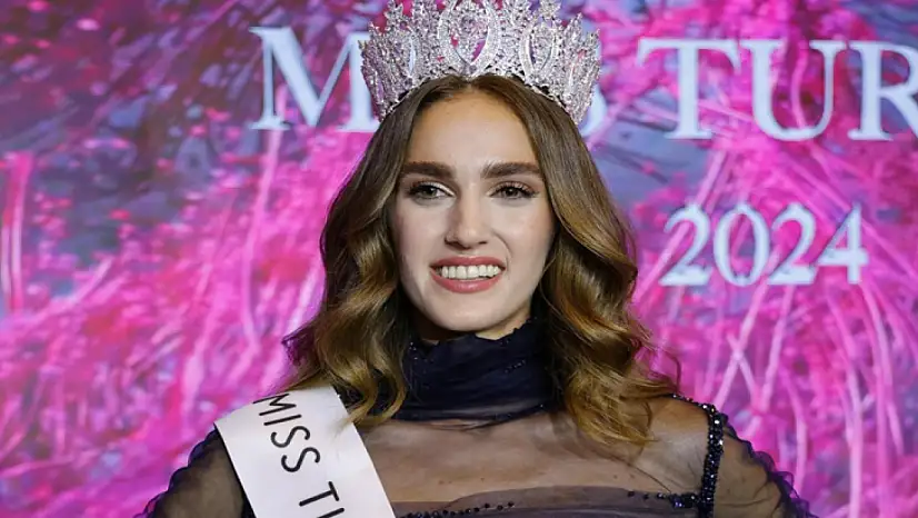 İdil Bilgen Miss World'de çeyrek finale yükseldi