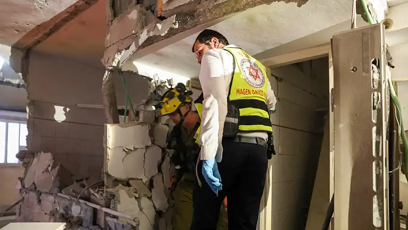 İran'dan İsrail'e füze saldırısı: 7 kişi yaralandı