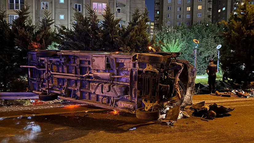 Makas atan minibüs kazaya neden oldu: 1 ölü 5 yaralı