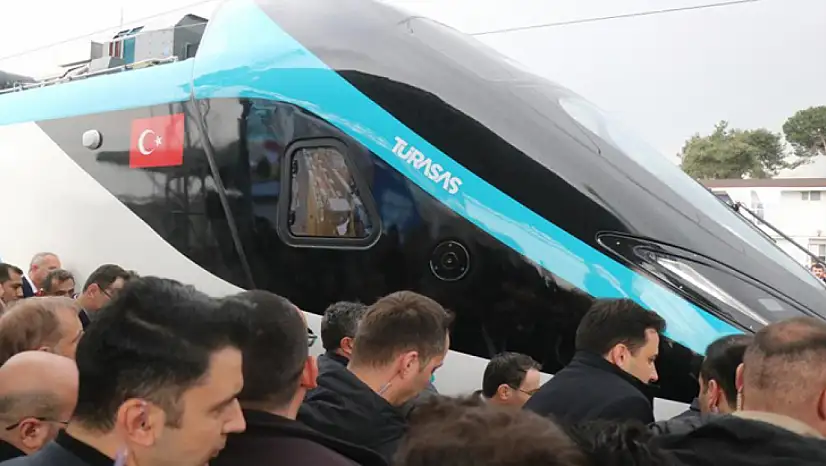 Milli elektrikli hızlı tren yol testlerine başladı