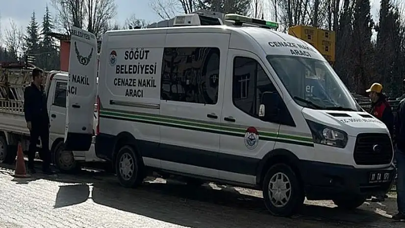 Öğretmen aracında ölü bulundu