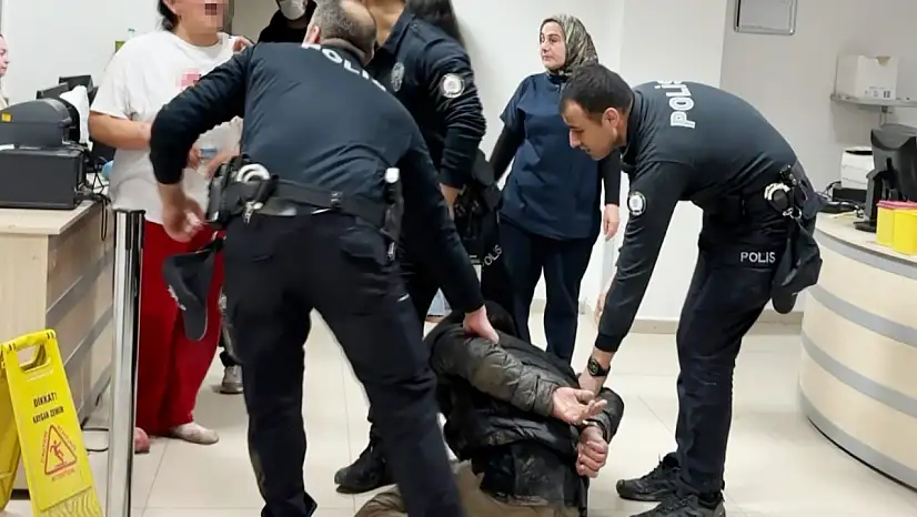 Oğul annesinin sevgilisini bıçakladı, anne ise polis memurunu tokatladı