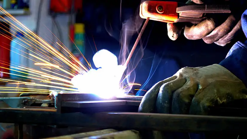 Sanayi üretimi temmuzda aylık bazda geriledi, yıllık bazda arttı