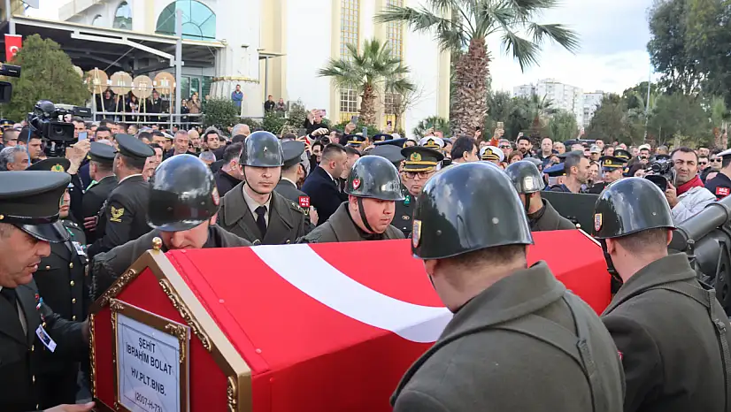Şehit pilot Bolat, gözyaşları içerisinde son yolculuğuna uğurlandı