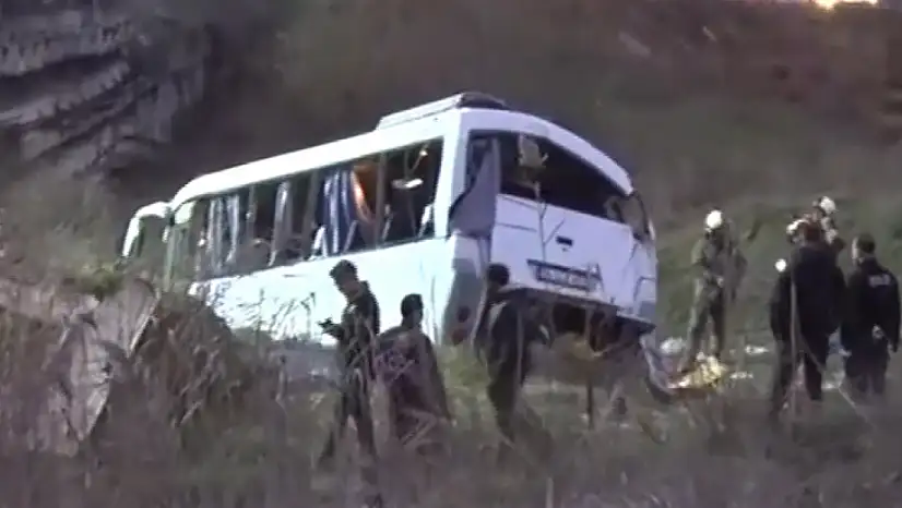 Servis minibüsü şarampole devrildi: Can kaybı 4'e yükseldi